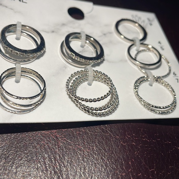 Ardene Accessories Bundle Flower Hair Clip & 15-Pieces Silver Rings pack NWT $16 - Picture 8 of 8